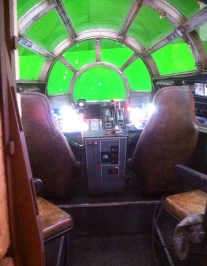 millennium-falcon-05_zpsaf117e44.jpg