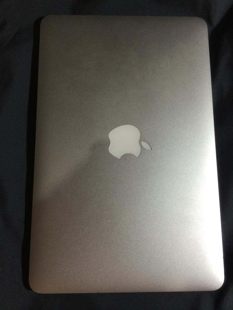 Bán nhanh macbook air 2010 chạy SSD