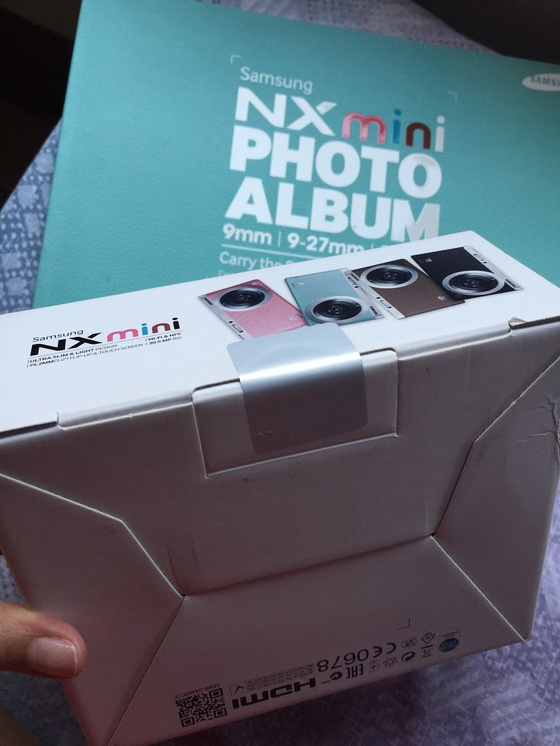 Máy ảnh Samsung EV-NXF1ZZB1 - White