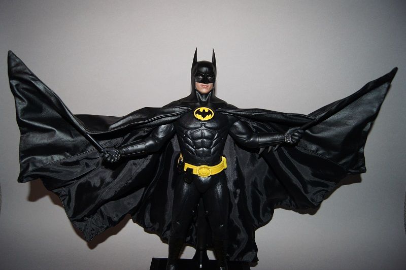 http://i778.photobucket.com/albums/yy67/Batbatsy/Hot%20Toys%20Batman%201989%20Version/24_zps6533a336.jpg