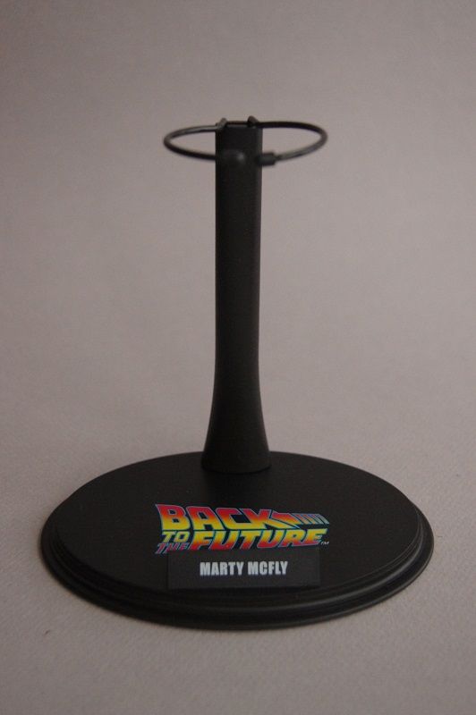 http://i778.photobucket.com/albums/yy67/Batbatsy/Hot%20Toys%20Marty%20McFly/3_zps7fonws4q.jpg