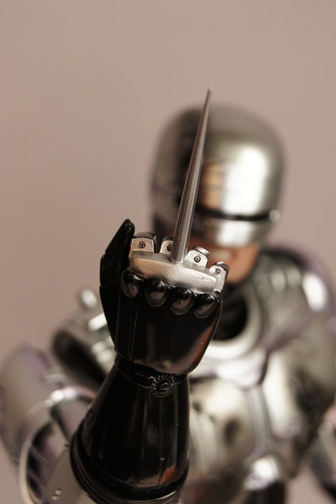 http://i778.photobucket.com/albums/yy67/Batbatsy/Hot%20Toys%20Robocop/22_zpsvhcrqqm4.jpg