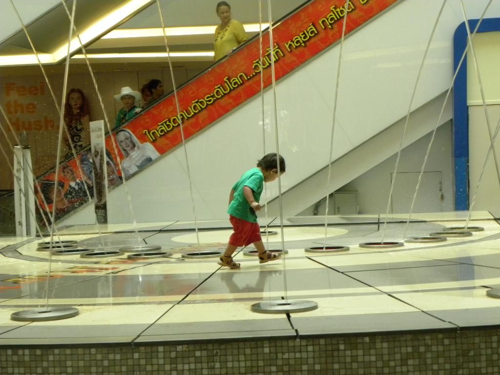 ThailandSept2012PT1338_zpsdfa03b38.jpg