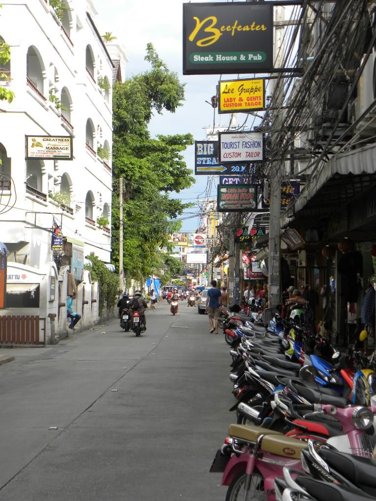 ThailandSept2012PT1358_zpse2982243.jpg