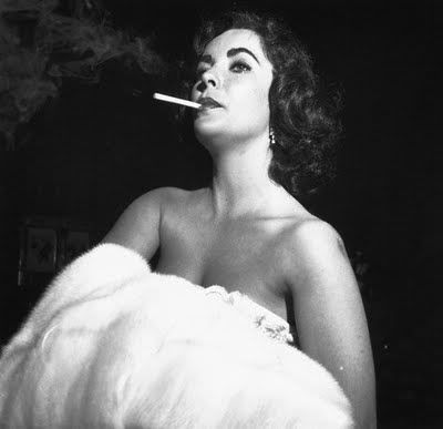 ElizabethTaylor-smoking.jpg