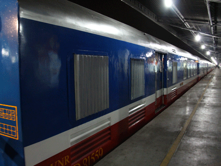 Outer of carriage, at each station, Vietnam train