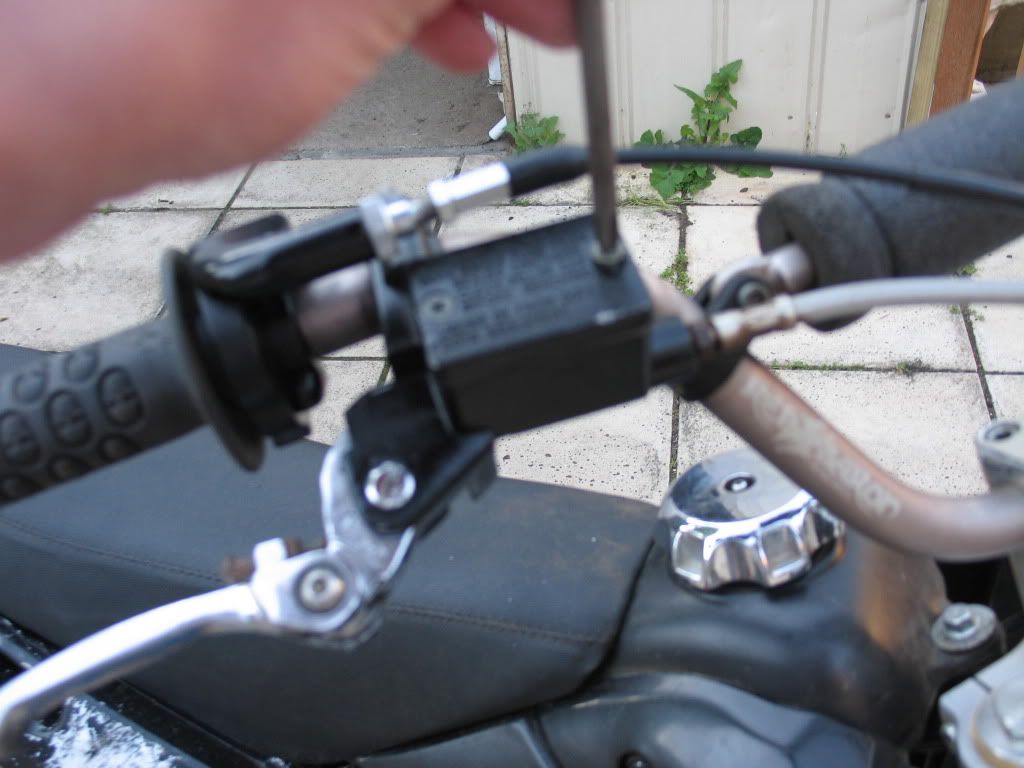 How to Bleeding the Brakes Mini Dirt Bikes & Pit Bikes Forum
